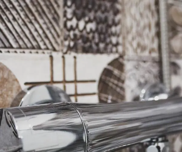 Avella فندق مبيت وإفطار 3*